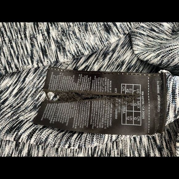 Guess Single Asymmetric arm Top large NWT - Picture 2 of 7